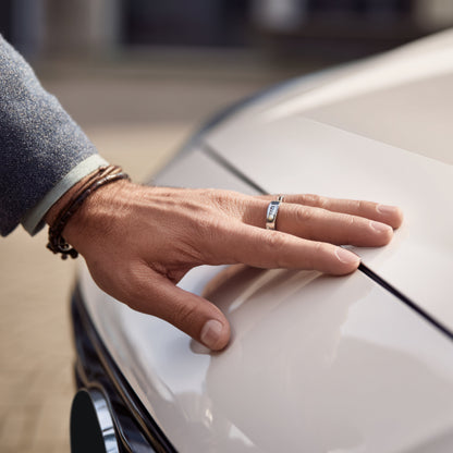 Transparent protective film for outer car areas – easy to apply and long-lasting